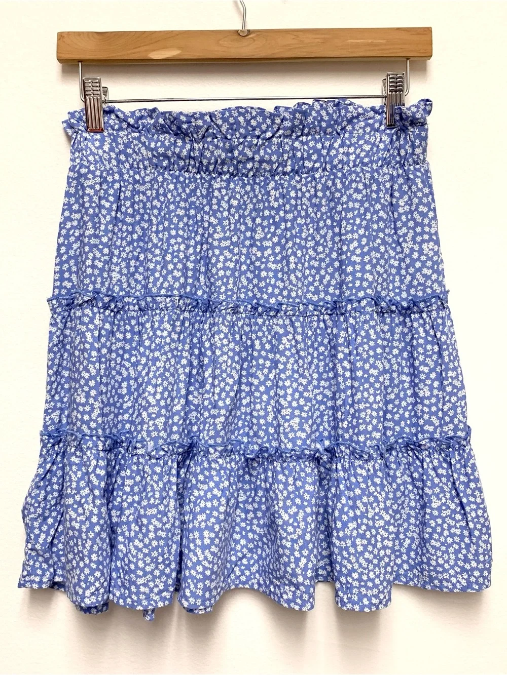 Wild Fable Tiered Ditsy Floral Mini Skirt Size Small Blue White Daisy NEW